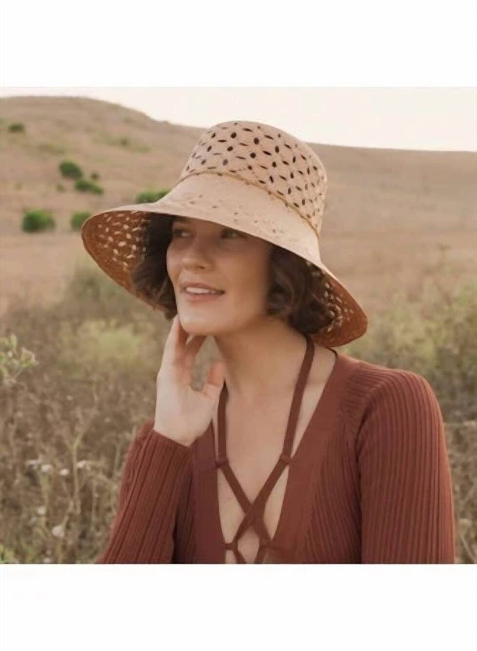 NEW FREYA carnation bucket hat in tan